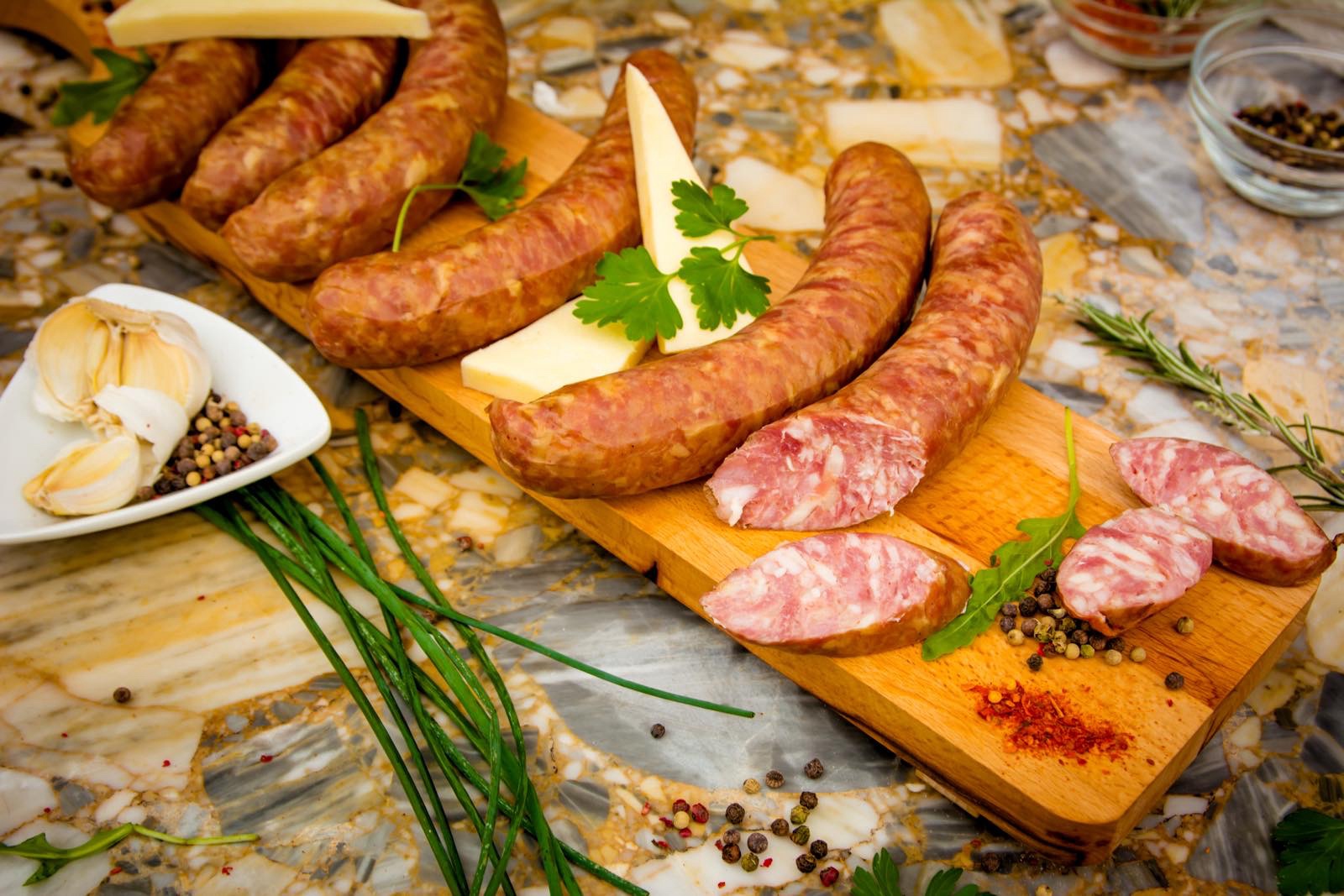 Kobasica sa kačkavaljem 1kg